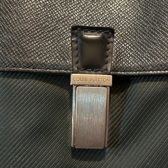 Louis Vuitton Taiga Leather and Canvas Crossbody - Picture 4 of 16